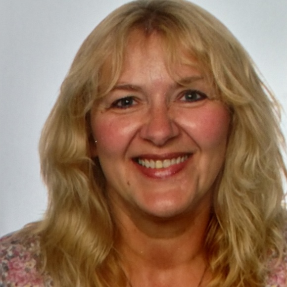 Meet your Posher, Teri - Picture 1 of 1